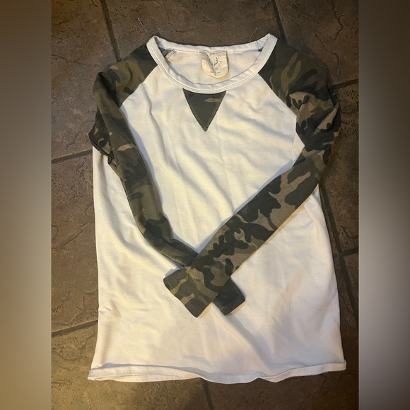 Long sleeve camo - Picture 1 of 1